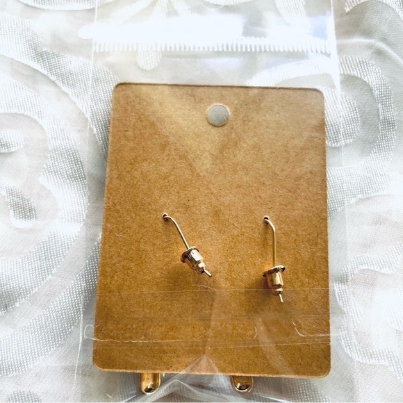 NWT Lot of 2 Festive Drop Earrings – Santa & Candy Cane Holiday Set, Christmas - Picture 6 of 14